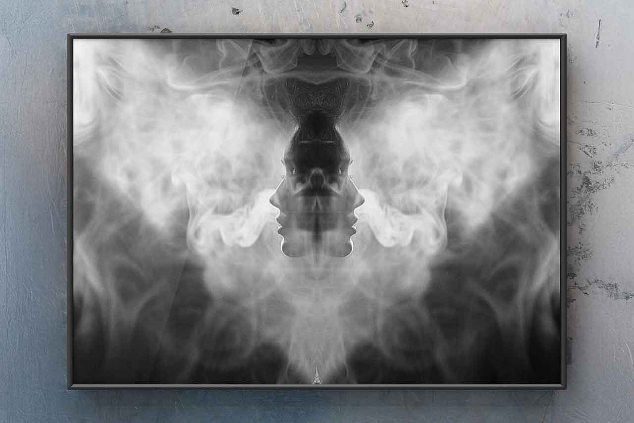gesichter im nebel, symmetrisch verschwommen, offen für alles was ist